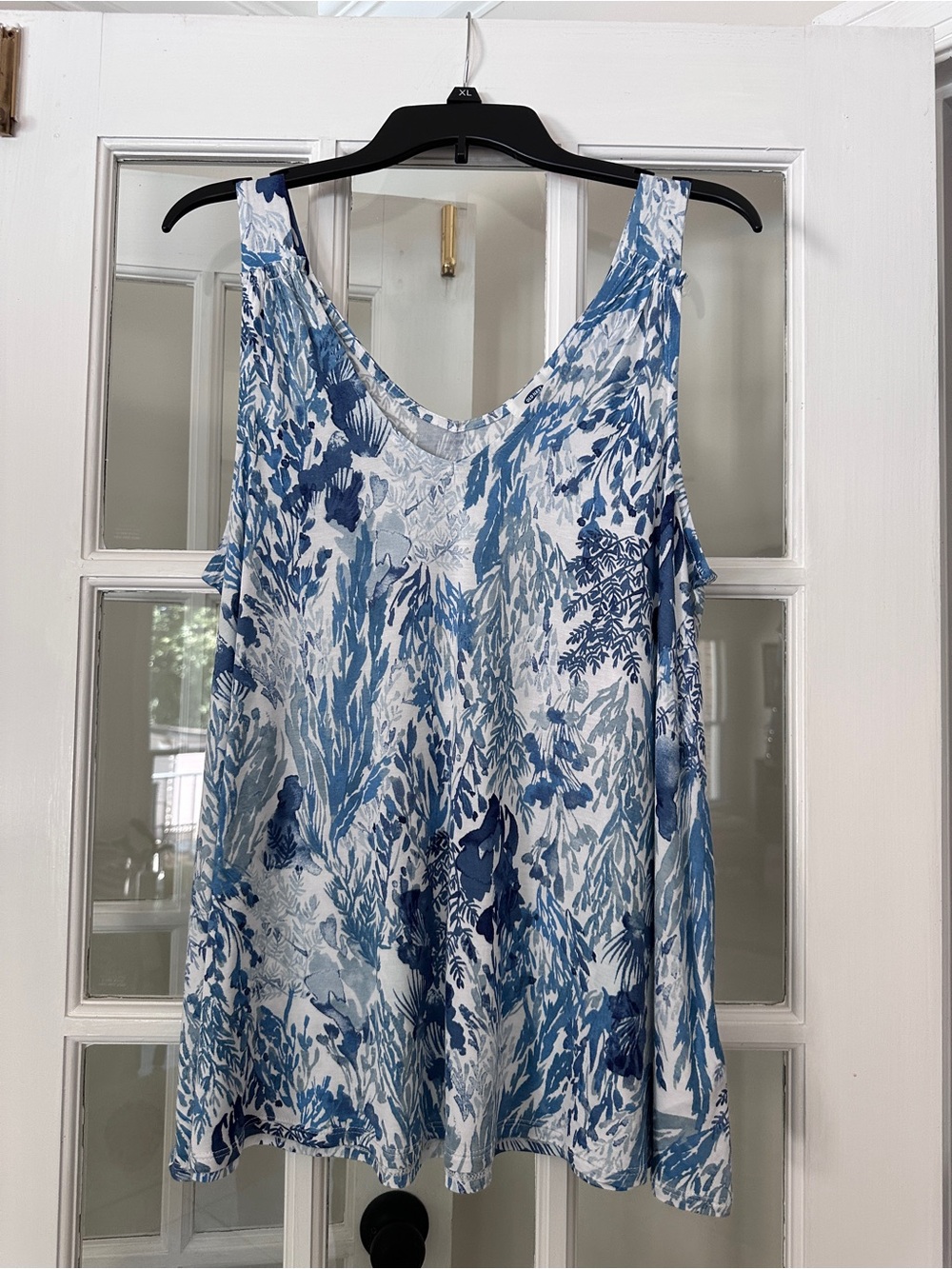 Old Navy Blue and White Floral-Print Tank Top